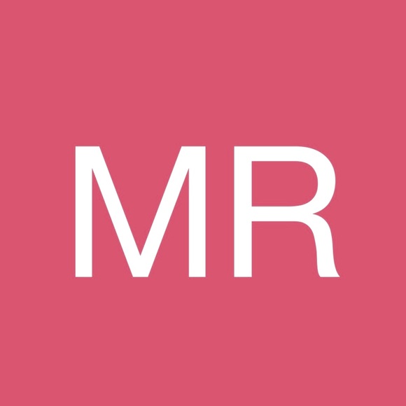 Meet your Posher, Marilyn - Picture 1 of 8